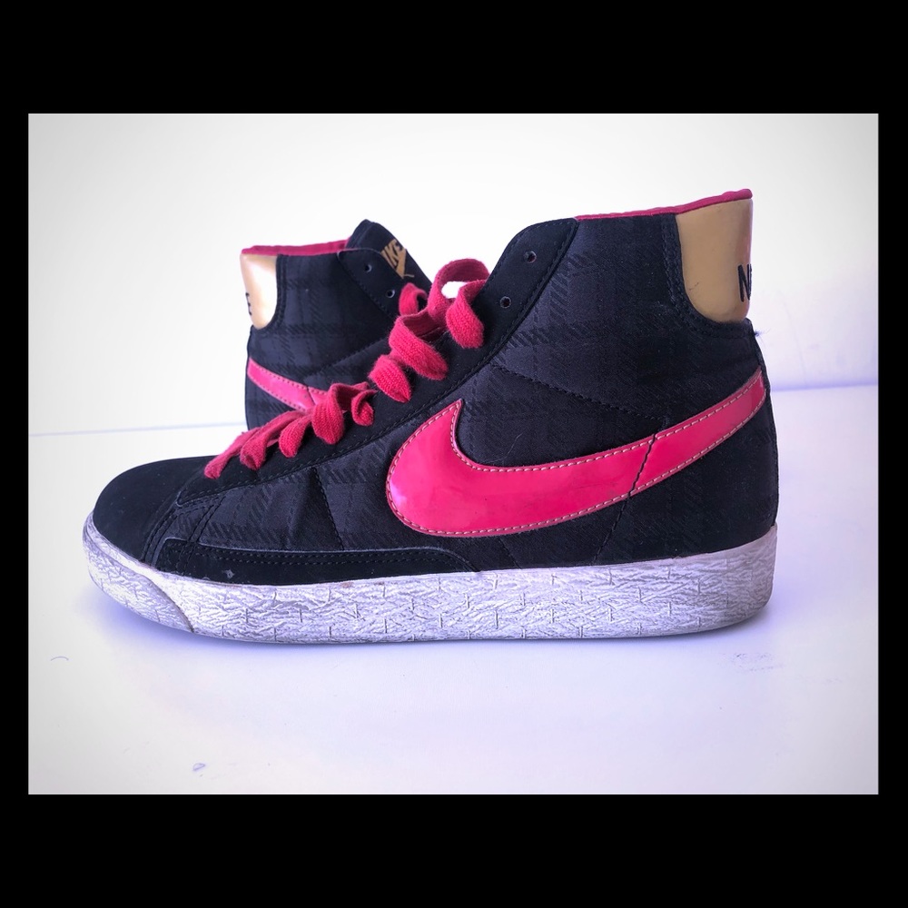Nike SB Blazer Pink Black Skate Shoes